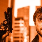 Guns Akimbo před Crossem - Aussie & Kiwi Film SUMMER 21