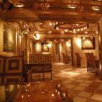 KAVÁRNA FHS PIVO HLEDAJÍCÍ SMYSL & CAFE VERNISÁŽ & PSEUDO